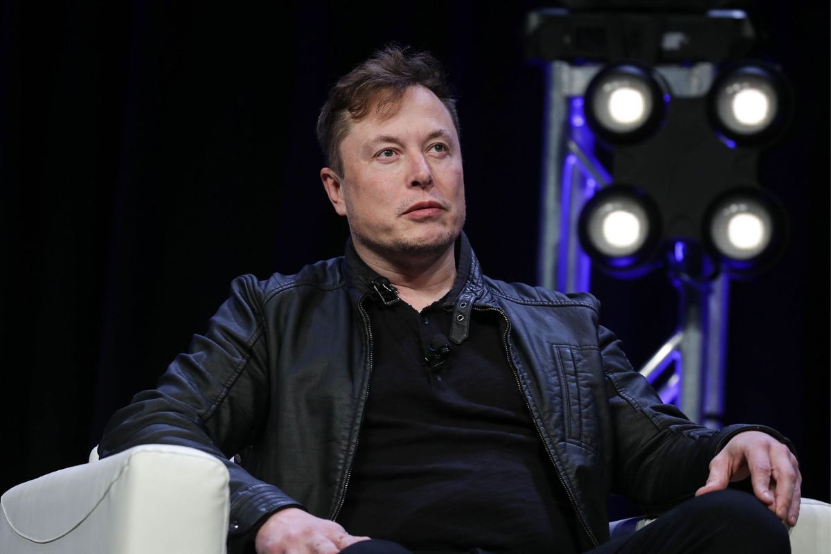 Elon Musk CEO of Tesla Advises Employees Not to Be Concerned About Stock Market Hysteria