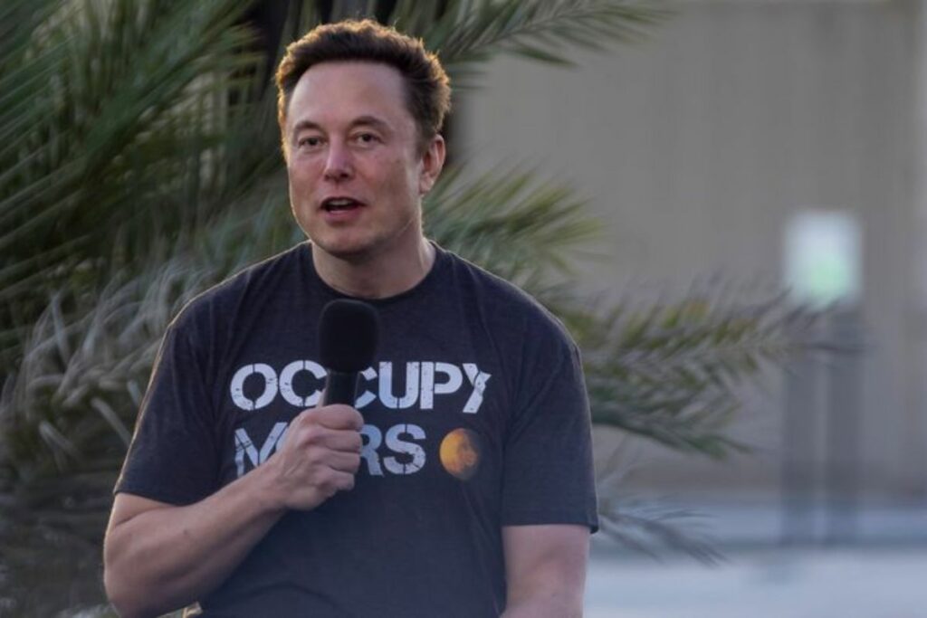 Elon Musk Will Increase the Price of Twitter Blue For Iphone Users